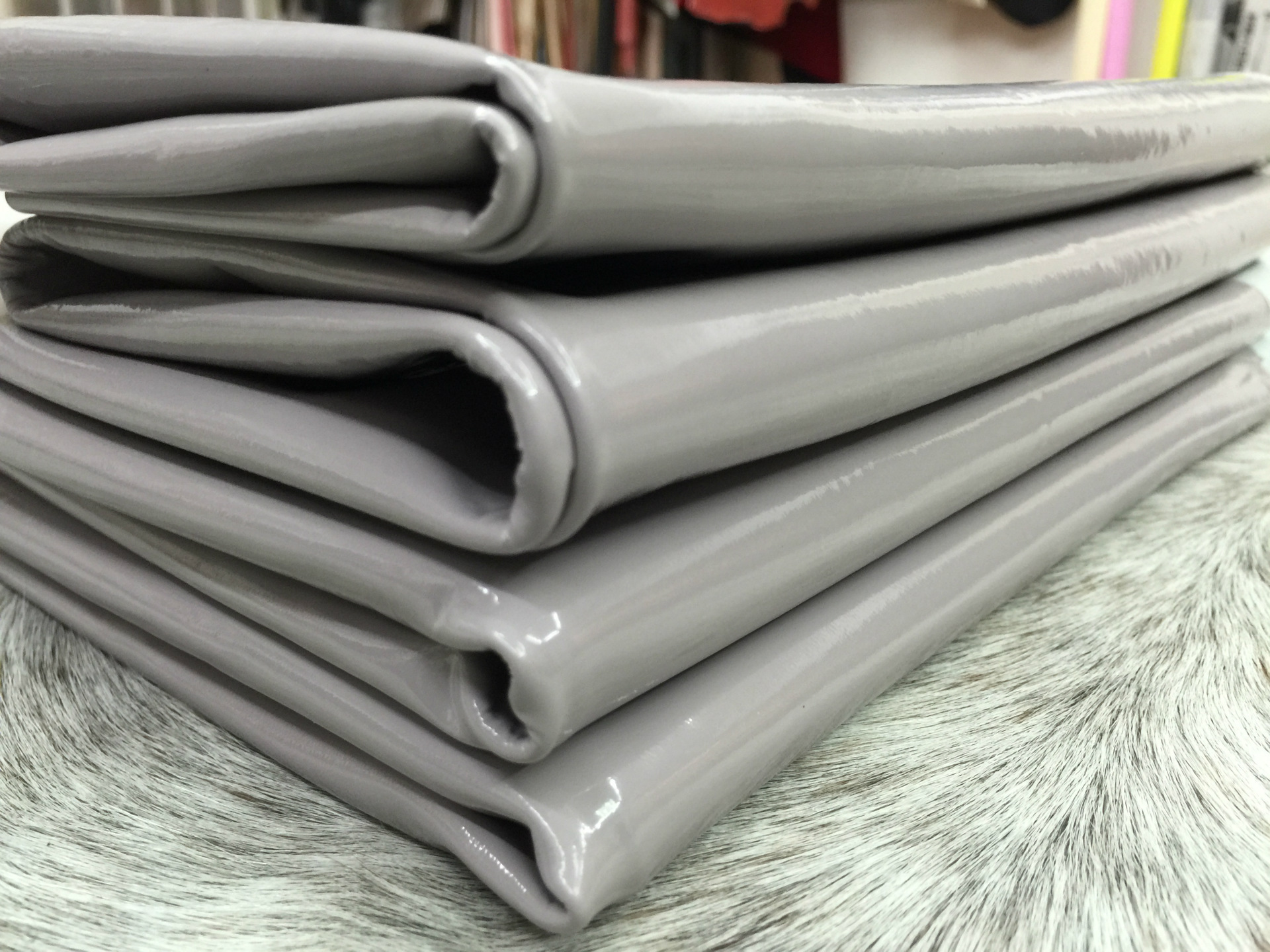 汽車內(nèi)飾革